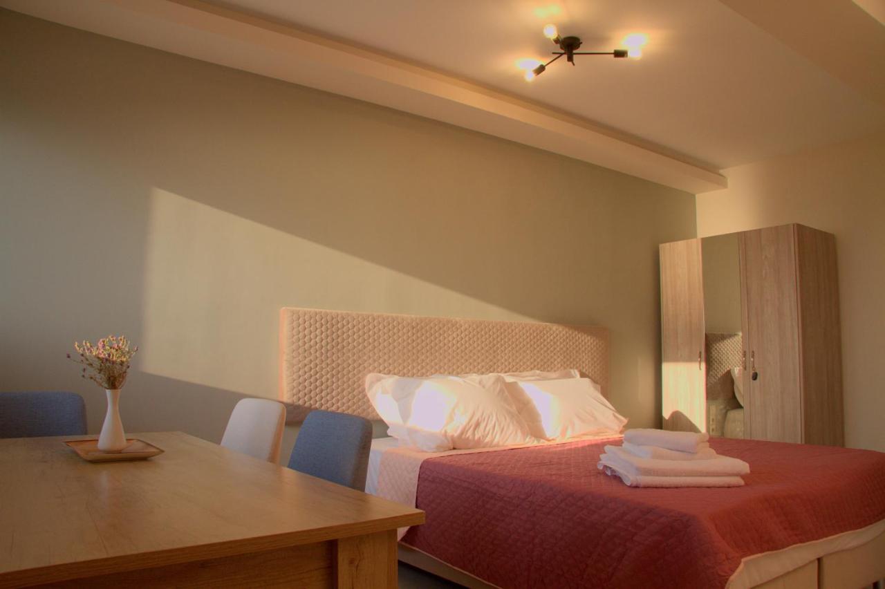 Melikiron Luxury Apartments Ayios Nikitas Ngoại thất bức ảnh