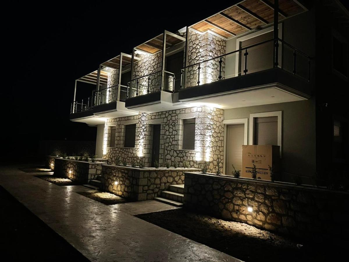 Melikiron Luxury Apartments Ayios Nikitas Ngoại thất bức ảnh
